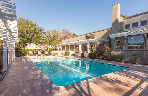 San Rafael Apartamento | Furnished 1BR in San Rafael + Parking, near Dtwn