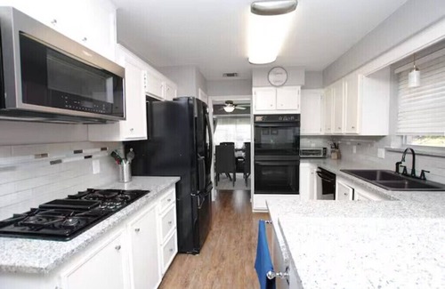Memorial Parkway Casa | Furnished 4BR/4.5BA Home w/ Private Pool & King Suites – Family & Work Ready
