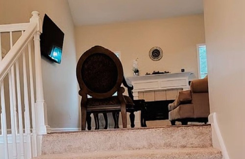 Newnan Casa | Furnished Private Suites for Traveling Nurses & Professionals, Newnan, GA