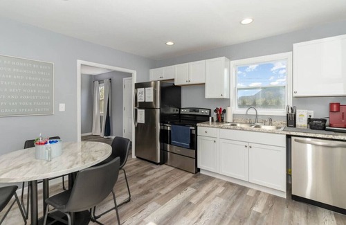Middletown Casa | Furnished Ranch Home with FREE washer and dryer
