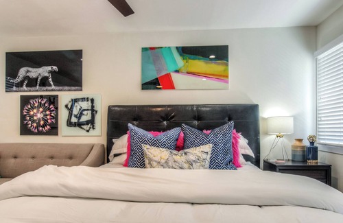 East Village Apartamento | Furnished Studio APT | Downtown Long Beach | King Bed | WiFi | Extended Stay
