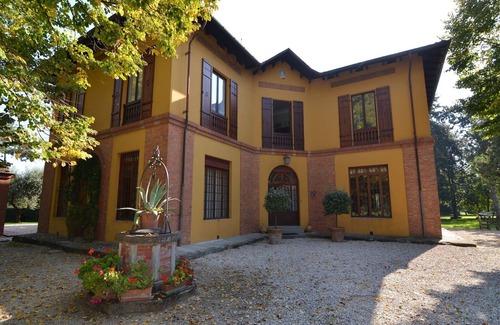 Faenza Casa | Amigos peludos con familia en casa