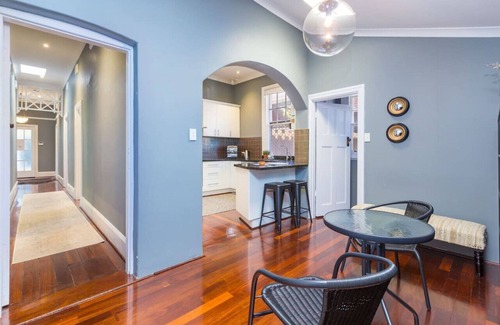 Subiaco Casa | Fusion of 20th century charm & modern convenience!