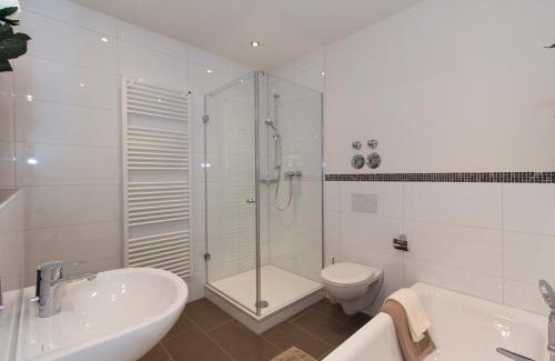 Altenerding Apartamento | Gästehaus am Lindenhain