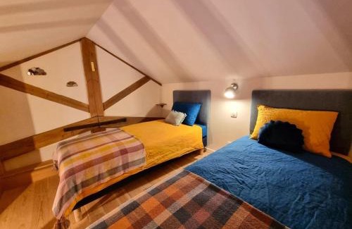 Le Cergne Casa | Gîte écologique pour 12 pers., randonnée et nature au Cergne - FR-1-496-351