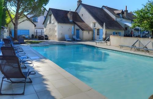 Dame-Marie-les-Bois Casa | Gîte 15 Personnes Avec Piscine