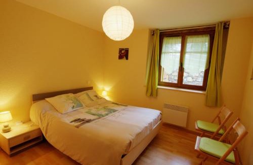 Saint-Cyr-de-Valorges Casa | Gîte 4 chambres avec jardin, animaux acceptés, terrasse et abri voiture - FR-1-496-17
