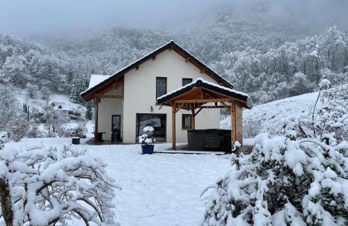 Aiguebelette-le-Lac Casa | Gîte Au Coeur Du Noyau