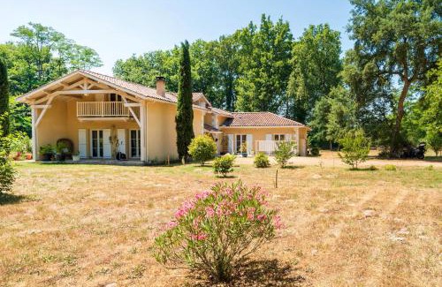 Baudignan Casa | Gîte Au Milieu D'un Airial