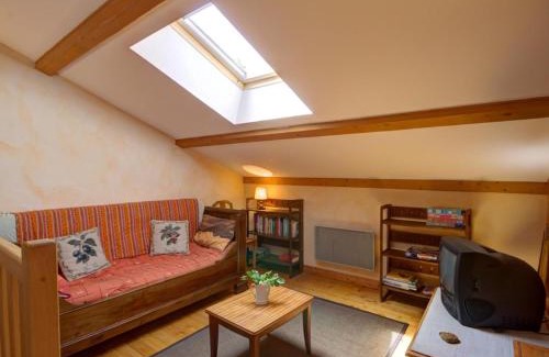 Marols Casa | Gîte authentique à Marols pour 6 personnes, jardin privé - FR-1-496-1