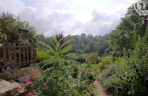 Perigneux Casa | Gîte authentique à Périgneux avec animaux acceptés et jardin - FR-1-496-5
