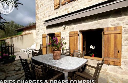 Perigneux Casa | Gîte authentique à Périgneux avec animaux acceptés et jardin - FR-1-496-5