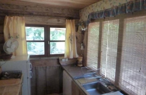 Malbosc Cabina | Gîte Cabane Bois Massif " Datcha "