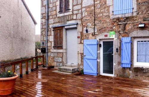 Saint-Nicolas-des-Biefs Casa | Gîte calme à la montagne avec animaux admis et Wi-Fi - FR-1-489-553