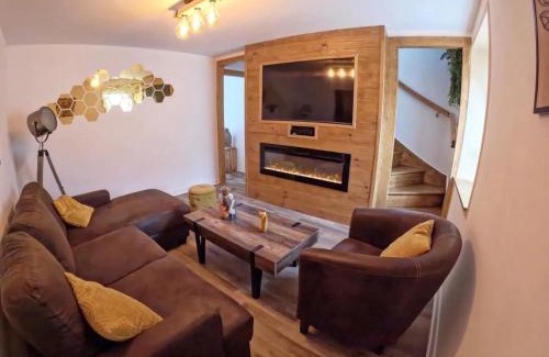 Saint-Nicolas-des-Biefs Casa | Gîte calme à la montagne avec animaux admis et Wi-Fi - FR-1-489-553