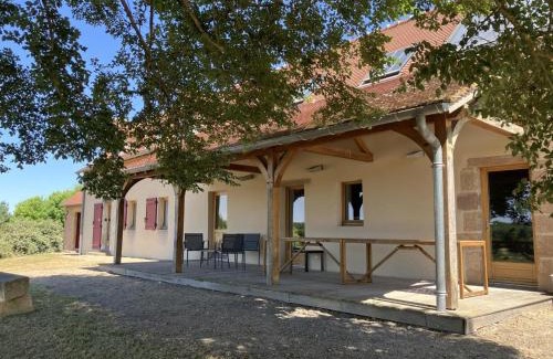 Montbeugny Casa | Gîte Cerf Ailé à Montbeugny, 14 pers, Animaux admis, Wifi - FR-1-489-593