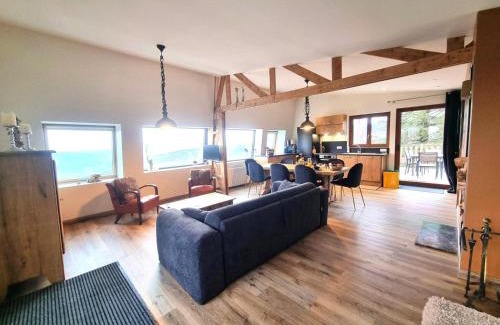 Le Bessat Casa | Gîte chaleureux avec jardin clos et cheminée à Le Bessat - FR-1-496-350