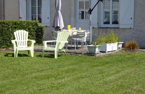 La Chapelle-aux-Choux Casa | Gîte Champêtre avec Piscine Chauffée, Cheminée, et Terrasse en Plein Sud - FR-1-410-131