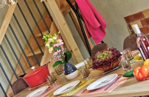 Saint-Cyr-les-Vignes Casa | Gîte Champêtre avec Spa et Activités Intrigantes - FR-1-496-310