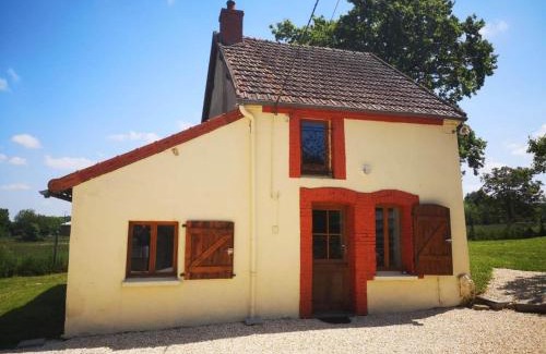 Durdat-Larequille Casa | Gîte Champêtre Rénové avec Piscine Partagée en Auvergne - FR-1-489-411