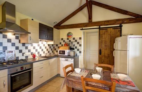 Saint-Forgeux-Lespinasse Casa | Gîte charmant à Saint-Forgeux-Lespinasse - FR-1-496-37