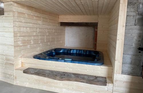 Saint-Martin-Lestra Casa | Gîte chez GAREL 15 personnes avec spa