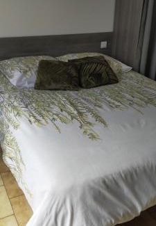 Castelnou Casa | Gîte climatisé L'OISELLERIE