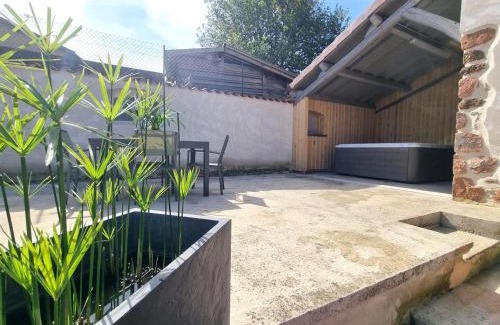 Notre-Dame-de-Boisset Casa | Gîte confort 2 suites, terrasse & spa privatif à Notre-Dame-de-Boisset - FR-1-496-320