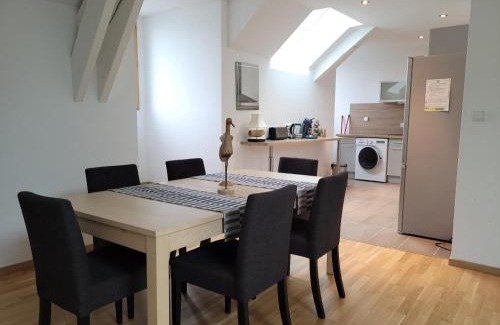 Hauterive Casa | Gîte confortable avec piscine et climatisation à Hauterives - FR-1-489-203