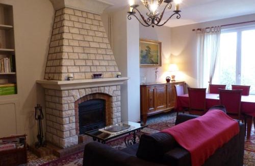 Saint-Ennemond Casa | Gîte confortable proche de Moulins avec jardin clos - FR-1-489-11