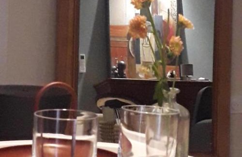 Ebreuil Casa | Gîte contemporain avec jardin privé à Ébreuil - FR-1-489-551