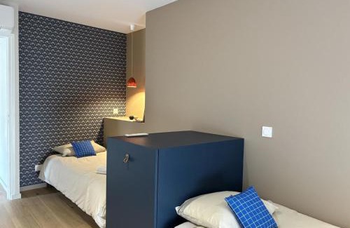 Ebreuil Casa | Gîte contemporain avec jardin privé à Ébreuil - FR-1-489-551