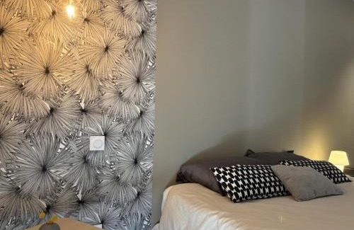 Ebreuil Casa | Gîte contemporain avec jardin privé à Ébreuil - FR-1-489-551