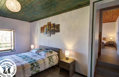 Pralong Casa | Gîte cosy à Pralong avec Internet, jusqu'à 4 personnes - FR-1-496-117