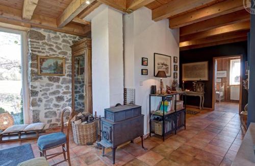 Saint-Regis-du-Coin Casa | Gîte cosy avec poêle à bois et vue sur campagne, 2 chambres, 4 personnes, idéal pour nature - FR-1-496-268