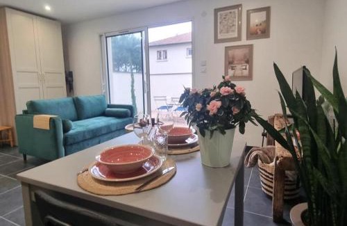 Montrond-les-Bains Casa | Gîte cosy pour 2 à Montrond-les-Bains avec parking privatif - FR-1-496-342