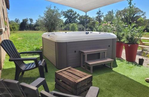 Couzon Casa | Gîte de Charme avec Spa et Confitures Maison à Couzon - FR-1-489-476