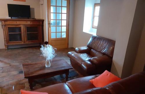 Joyeuse Apartamento | Gîte de charme la Fenière dans Mas en pierres, 2 ch, 70m2, charme, nature, piscine chauffée, sud Ardèche