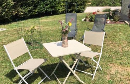 Bellenaves Casa | Gîte de charme pour 2 pers. à Bellenaves, animaux admis - FR-1-489-595