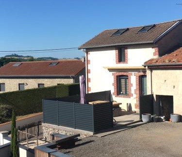 Saint-Victor-sur-Loire Casa | Gîte de chenieux