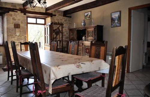 Marcillac-la-Croisille Apartamento | Gîte de France à Marcillac la Croisille 3 épis - Gîte de France 8 personnes MAE-6424