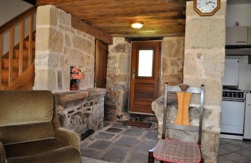 Marcillac-la-Croisille Apartamento | Gîte de France à Marcillac la Croisille 3 épis - Gîte de France 8 personnes MAE-6424