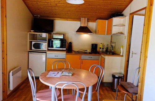 Laval-sur-Luzege Apartamento | Gîte de France Chalet - Gîte de France 4 personnes MAE-6644