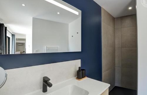 Luriecq Casa | Gîte de standing 5 suites - Jardin, terrasse et Wi-Fi - FR-1-496-355