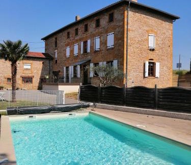 Saint-Germain-Nuelles Casa | Gîte des Pierres Dorées