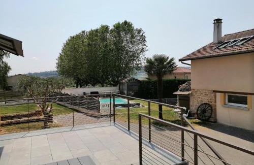 Saint-Germain-Nuelles Casa | Gîte des Pierres Dorées