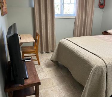 Notre-Dame-du-Laus Cama Y Desayuno | Gîte du lac Poisson Blanc