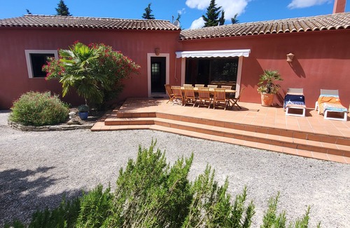 Jonquieres Villa | Gîte du Rocher Pour se Ressourcer en Famille ou Entre Amis en Pays Cathare