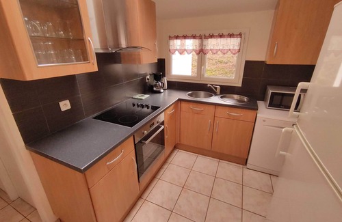 Dommartin-les-Remiremont Cabaña | Gîte dans chalet ELENA-Vista a la Montana-Gîte-Familiar-Baño con ducha