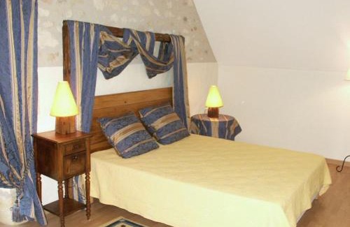 Saint-Benoit-la-Foret Casa | Gîte enchanteur 4 km de Chinon avec jardin privé, cheminée, salle de jeux et équipements bébé inclus - FR-1-381-188